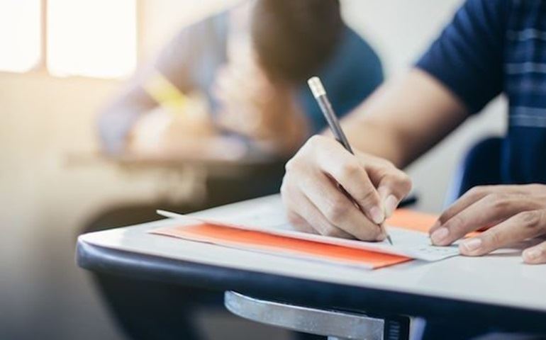Prefeitura publica editais para dois concursos públicos