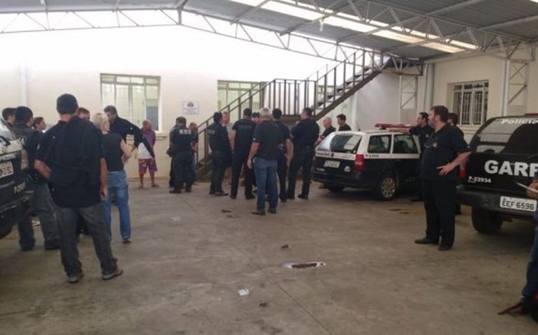Operação da Polícia Civil prende suspeitos de tráfico de drogas em Cerqueira César