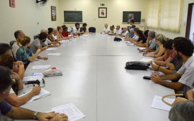 Vereador de Botucatu discute Reforma Política no Brasil