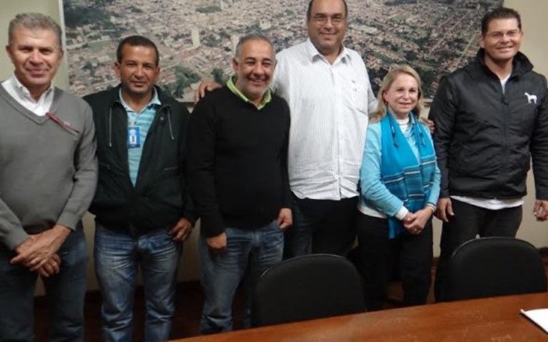 Poio se reúne com o Sindicato dos Funcionários