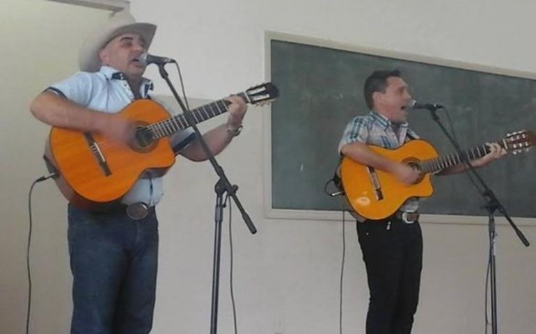 Dupla de Jaú vence o II Festival Regional Sertanejo