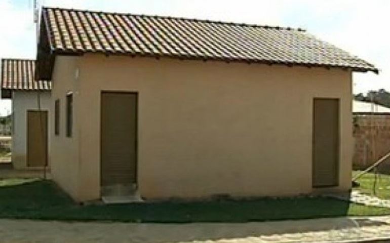 Operários de programa habitacional cobram na Justiça salários atrasados