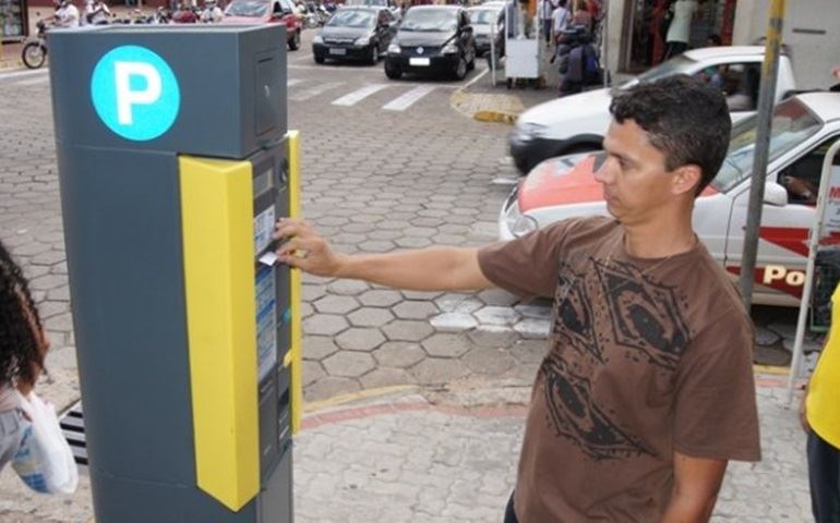 Botucatu vereador denuncia cobrança irregular do parquímetro