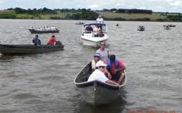 PASSEIO ECOLÓGICO COMEÇOU HOJE COM DEZENAS DE BARCOS