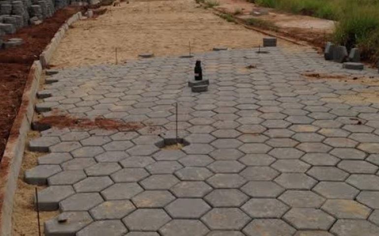 Prefeito confere obras no Costa Azul e no Camping