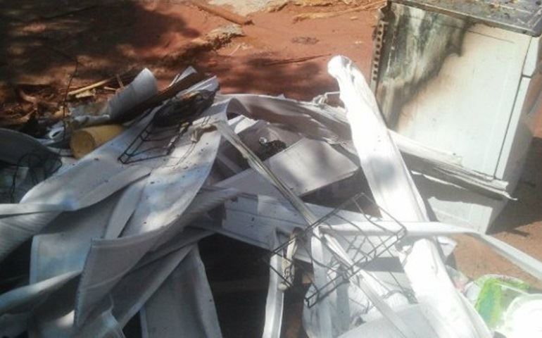 Mulher deixa panela no fogão e casa pega fogo em Itaí, diz bombeiro