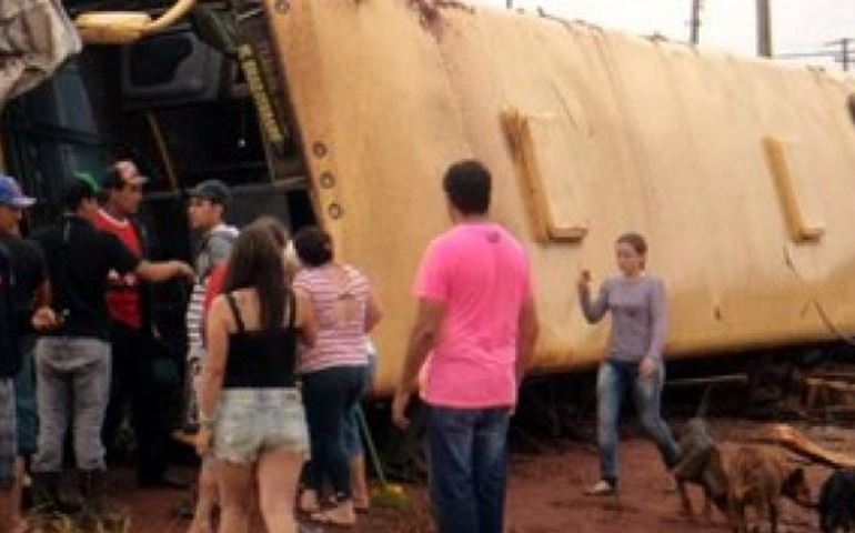 Imagens mostram reconstrução de Taquarituba um ano após tornado