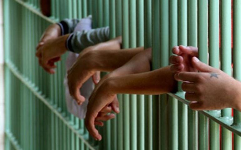 Redução da maioridade e reforma política marcam semana na Câmara