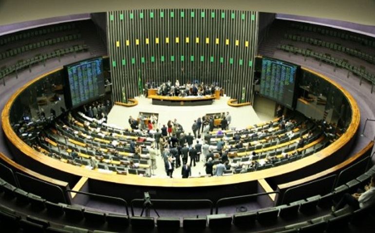 Aprovada lei que proíbe castigos físicos a crianças e adolescentes