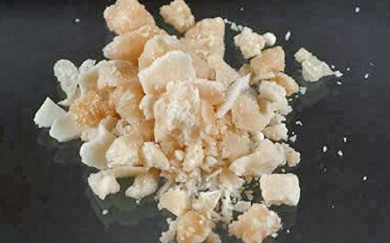 Homem é preso com 11 pedras de crack em Botucatu