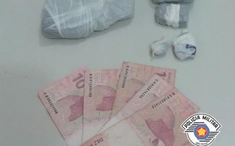POLÍCIA MILITAR PRENDE UMA PESSOA PELO CRIME TRÁFICO DE DROGAS NA CIDADE DE AVARÉ No dia 22 de julh