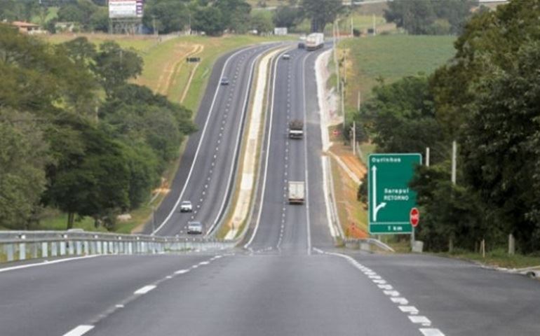 Jovem de 21 anos morre atropelado na Rodovia Raposo Tavares (SP-270)