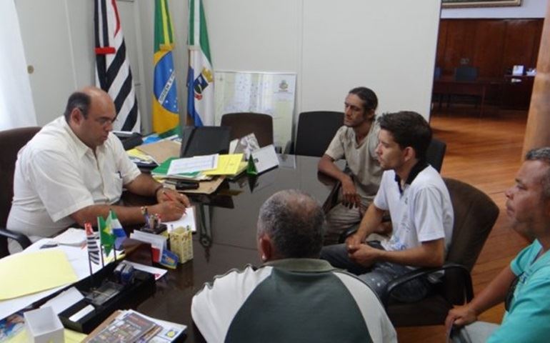 Poio se reúne com moradores do Terras de São José