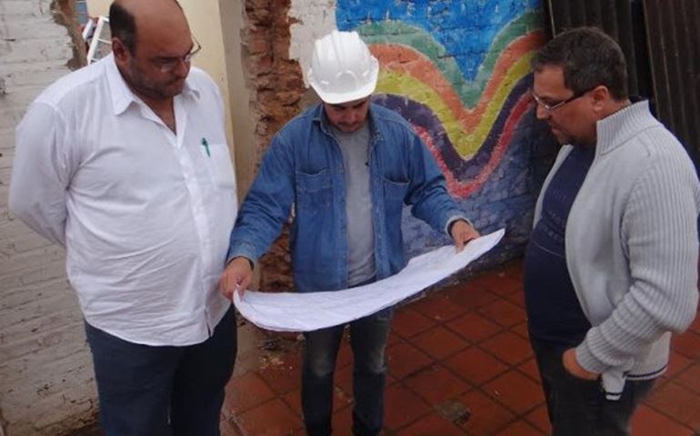Prefeito vistoria obra do Complexo Cultural