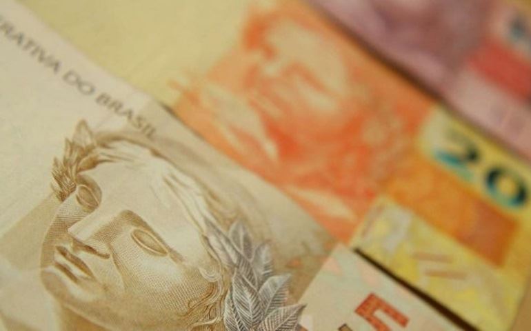 Confiança do consumidor tem em abril primeira alta do ano, de 3,3%