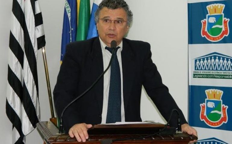 Denílson pede que Prefeitura não inicie obra da Praça Romeu Bretas em dezembro