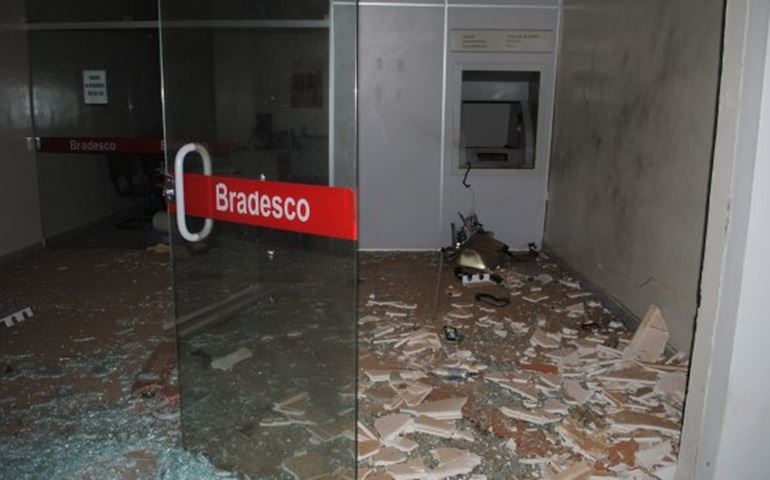 Nesta madrugada foi a vez da cidade de Bofete ter seus Bancos estourados