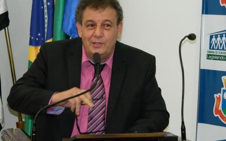 Estati cobra Secretaria da Habitação