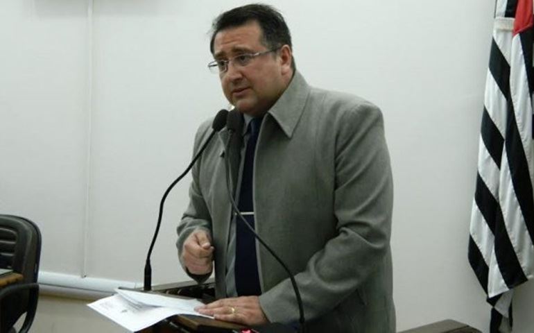 Roberto Araujo critica qualidade da merenda escolar