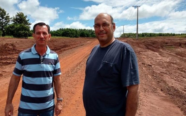 Prefeito vistoria estradas rurais recuperadas