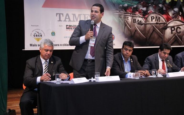 Coronel da Reserva da P. M. de São disse que a tropa está revoltada.