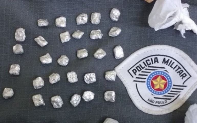 PM DE AVARÉ PRENDE PROCURADOS E 1 TRAFICANTE