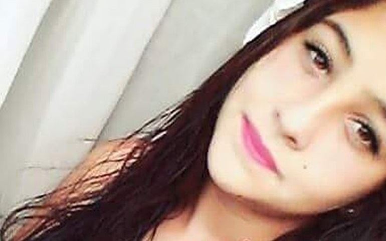 Menina que fugiu com o namorado procura Conselho e volta para casa