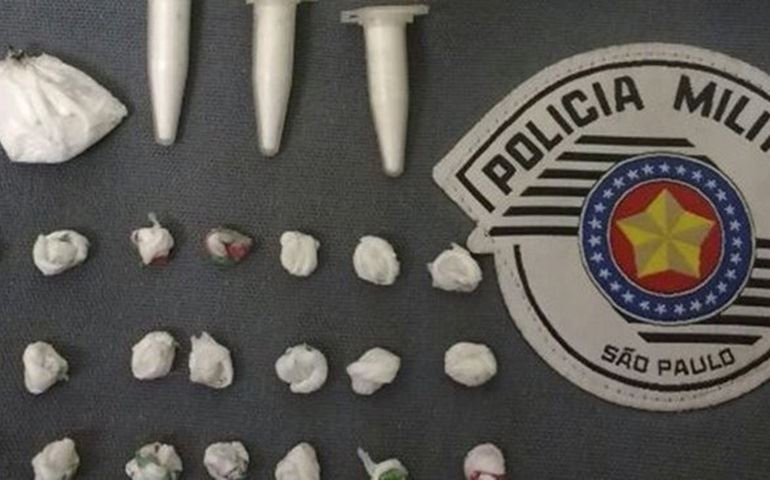 Adolescente é apreendido com drogas e moto furtada em Avaré
