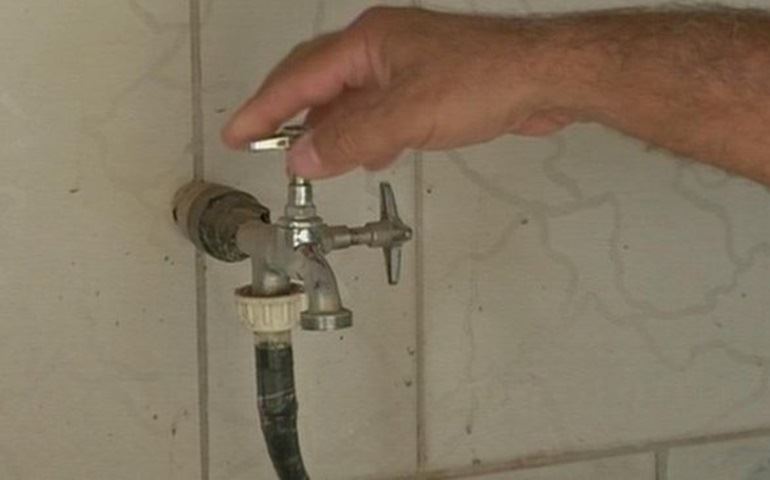 Bairro em Avaré fica sem água e trabalhadores têm prejuízos