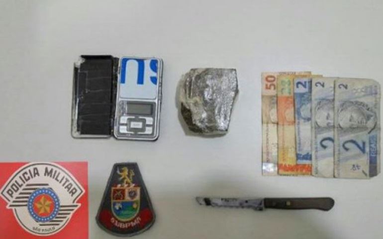 Caseiro de escola é preso por tráfico de drogas