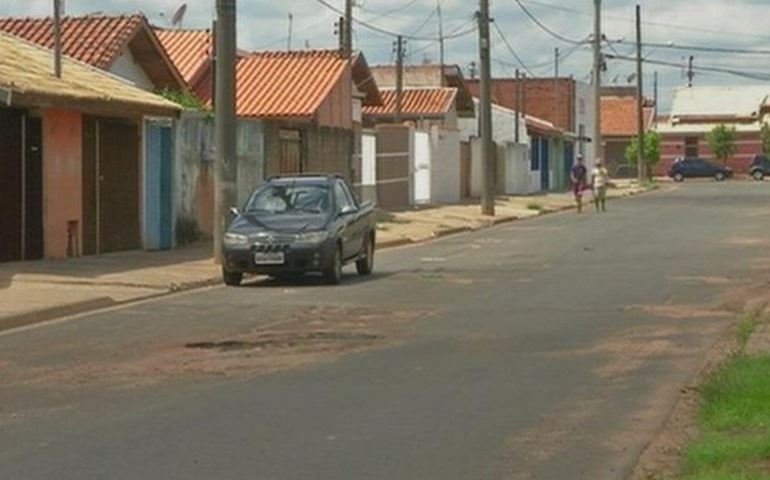 Jovem diz ter dirigido carro com morto dentro: 'Senti cheiro estranho'