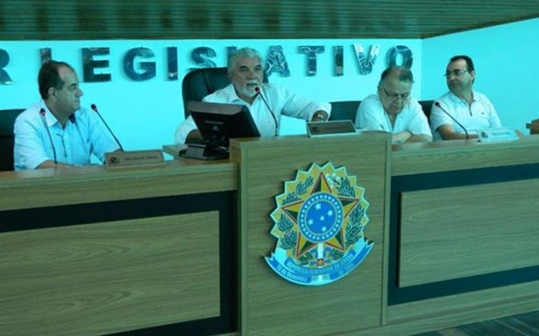 Audiência na Câmara discute saneamento básico, buracos e meio ambiente