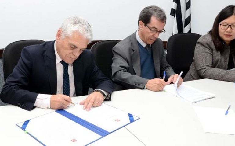 Contrato para instalação de scanners corporais em presídios é assinado