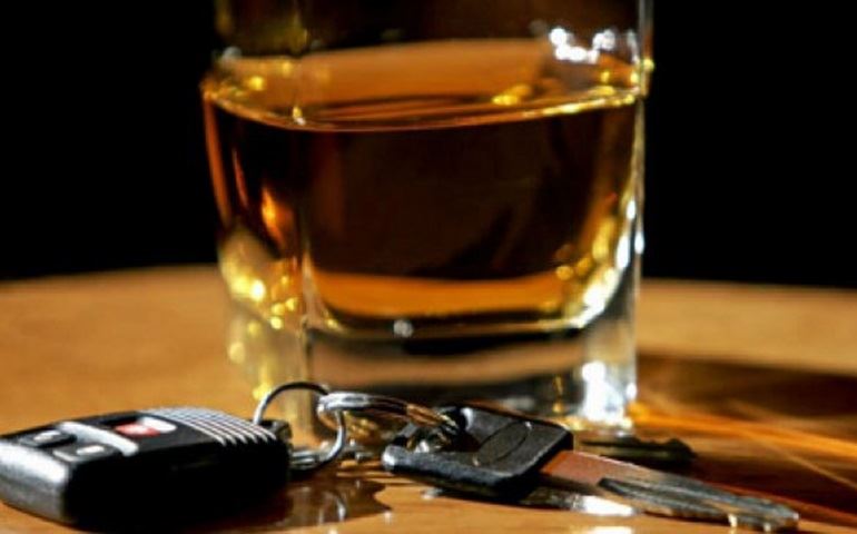 Homem provoca acidente e é preso por embriaguez em Taquarituba