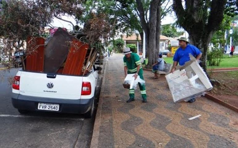 Limpeza de ruas é reforçada com Operação ?Fisga?