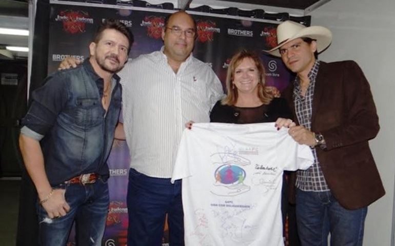 Camisetas autografadas na EMAPA beneficiarão entidade de prevenção ao câncer