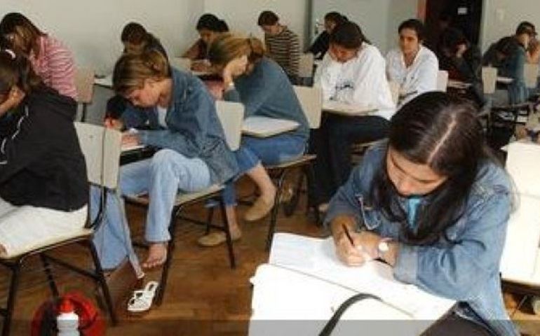 Fies passa a exigir média mínima no Enem