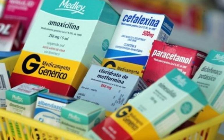 7 EM CADA 10 SE AUTOMEDICAM NO PAÍS