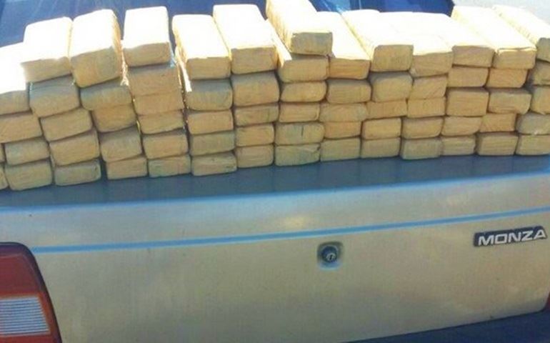 Motorista é flagrado com tijolos de maconha na rodovia Castello Branco