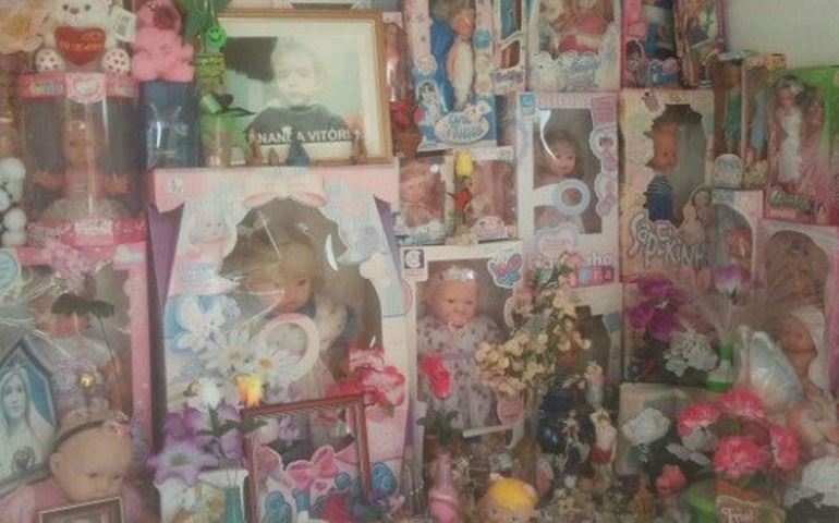 Visitantes fazem homenagens em túmulos históricos em Avaré
