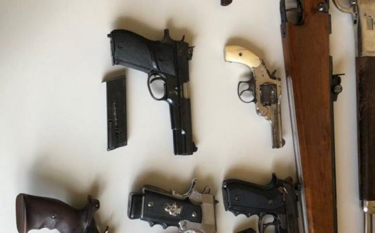 POLÍCIA MILITAR APREENDE VÁRIAS ARMAS DE FOGO EM TENTATIVA DE SUICÍDIO EM AVARÉ