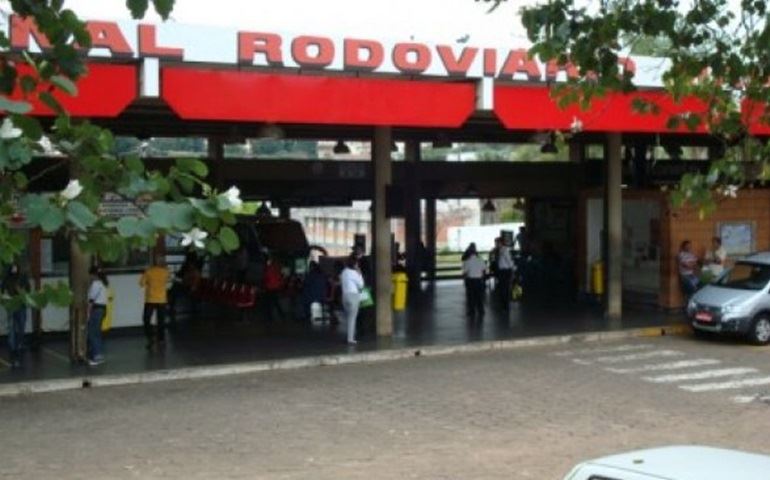 A empresa que administra o terminal Rodoviário de Avaré está agindo de forma ditatorial, diz taxista