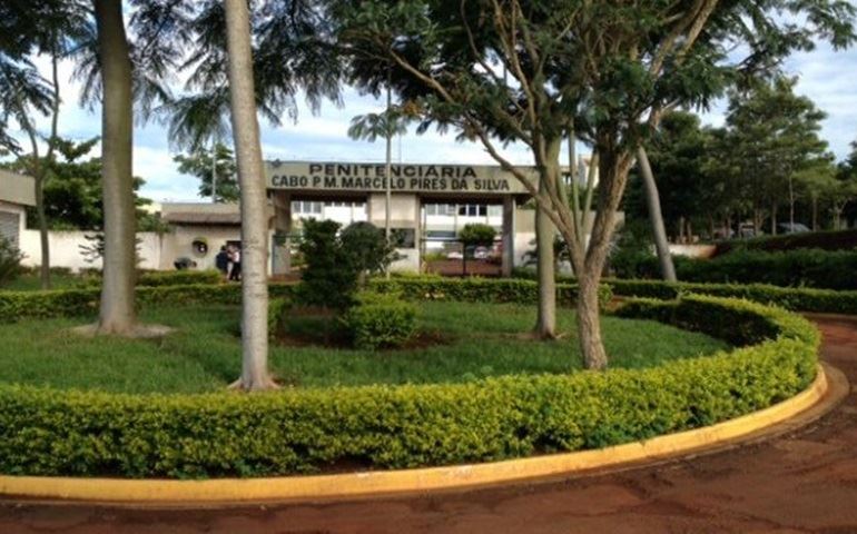 Fugiu dois presos da penitenciária de Itaí ontem.