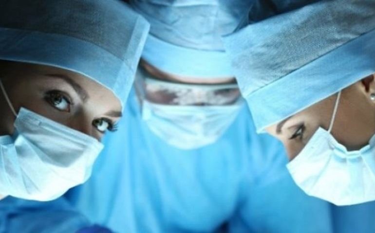A CADA 3 MINUTOS, MAIS DE 2 BRASILEIROS MORREM POR FALHAS MÉDICAS EVITÁVEIS