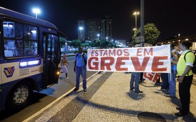 Motoristas de ônibus de SP marcam greve para amanhã