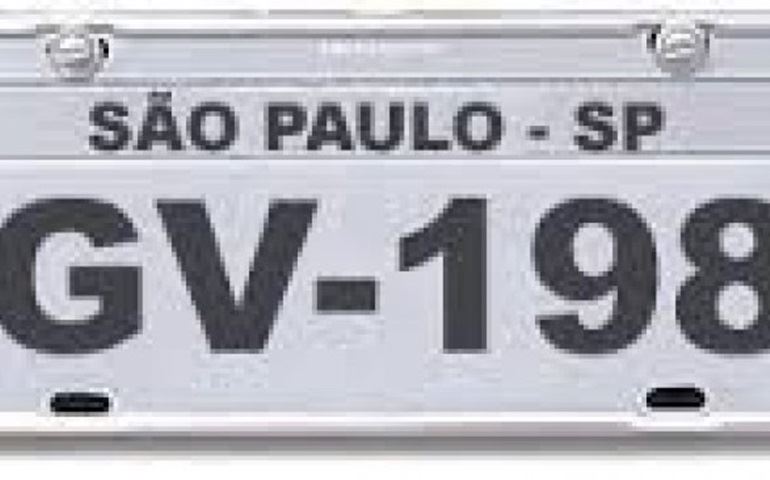 Modelo de placa de automóveis do Mercosul entrará em vigor em 2016