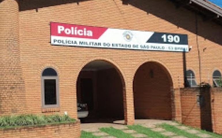 POLÍCIA MILITAR PRENDE MULHER PROCURADA PELA JUSTIÇA EM ITAÍ