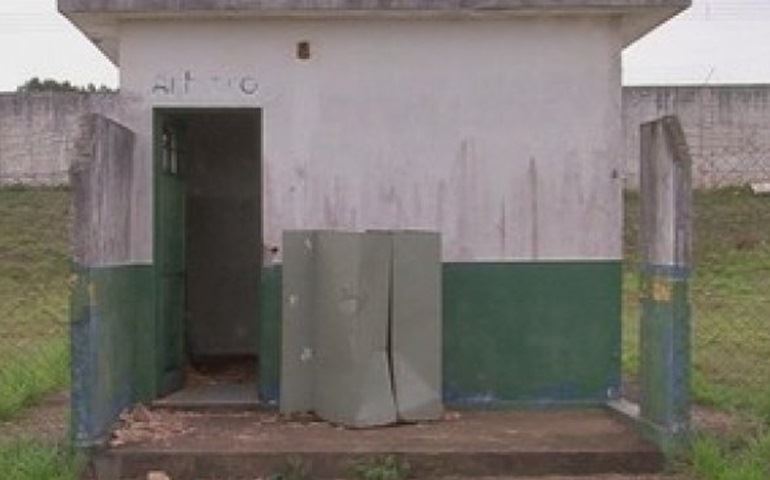 Justiça decreta prisão de mãe que abandonou bebê em banheiro