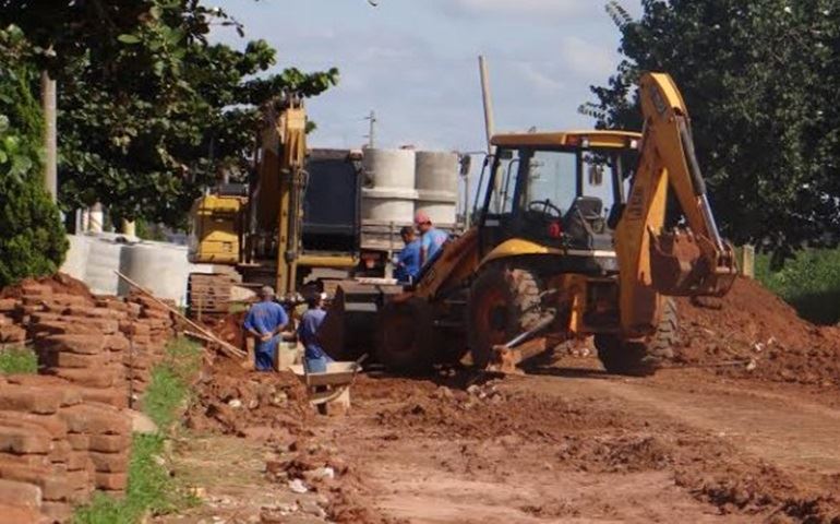 Moradores e comerciantes aprovam obra da Avenida Gilberto Filgueiras