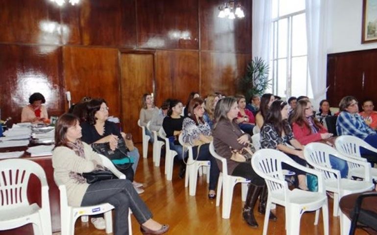 Professores saem satisfeitos de reunião com Poio Novaes